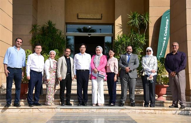 هيئة الدواء المصرية تنظم جولة تفقدية للوفد الصيني بعدد من مصانع مستحضرات التجميل الرائدة