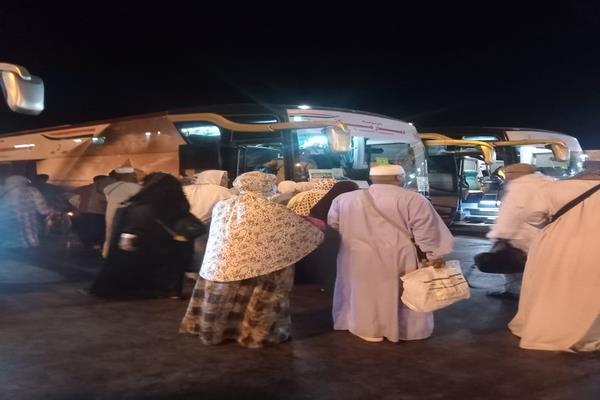 عودة جميع حجاج الحج السياحي البري بسلام إلى أرض الوطن 