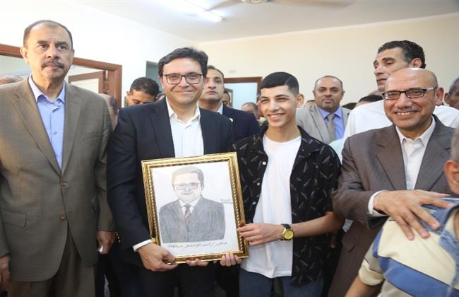 وزير الثقافة ومحافظ سوهاج يفتتحان بيت ثقافة أخميم 