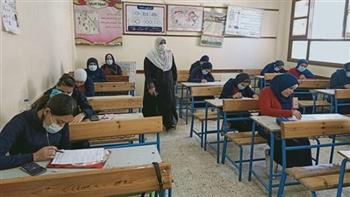 في يومها الثالث.. انتظام امتحانات الفصل الدراسي الثاني للشهادة الإعدادية بالمحافظات