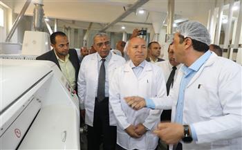 محافظ القاهرة يطمئن على اتخاذ الاجراءات الصحية أثناء الذبح والكشف على الذبائح بمجزر 15 مايو