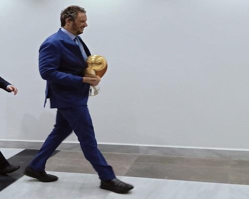 ممدوح عيد يحضر اجتماع اتحاد الكرة بكأس دوري أبطال إفريقيا | صورة
