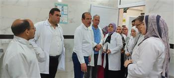نائب وزير الصحة يتفقد منشآت صحية بالدقهلية.. ويوصي بصرف مكافأة تشجيعية للمتميزين وجزاءات للمقصرين 