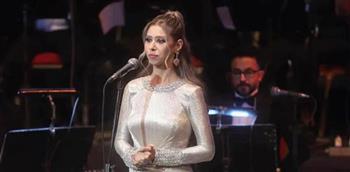 بعد وعكة صحية مفاجئة.. إيناس عز الدين تعتذر عن حفلات اليوم 