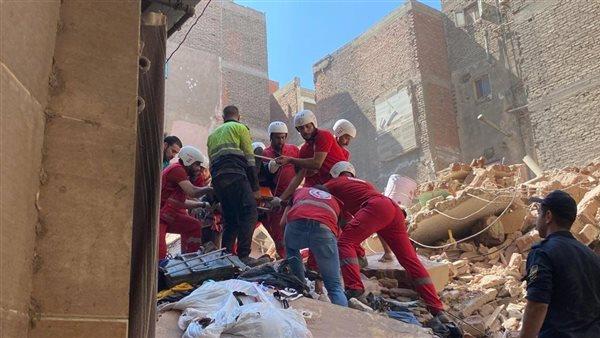 محافظة القاهرة: استخراج فتاة صغيرة من تحت أنقاض عقاري حدائق القبة