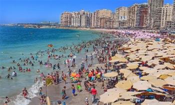 مصايف الإسكندرية: إقبال كبير على الشواطئ.. ونسب إشغال لافتة
