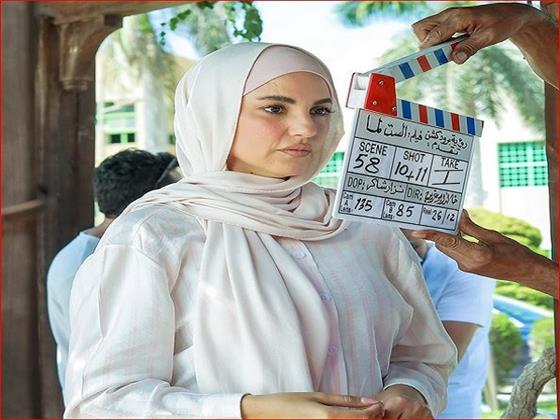 بالحجاب.. درة تلفت الأنظار في كواليس مشهد من فيلم «الست لما»