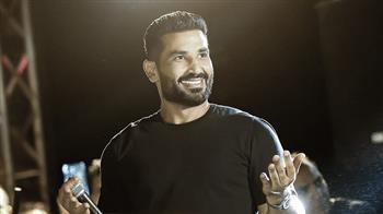 أول تعليق من أحمد سعد بعد الحادث: «كنت بجرب العربية واتفاجئت بعربية نقل»