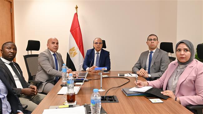 وزير الري يلتقى فريق بحثي لمناقشة التعاون المشترك في مجال "التحلية للإنتاج الكثيف للغذاء"