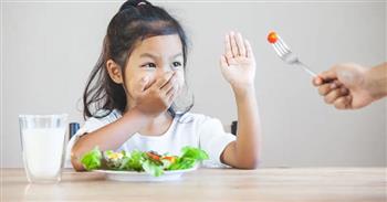 عسر البلع عند الأطفال..كيف يحدث؟