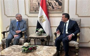 وزير الصحة يستقبل نظيره التونسي بمطار القاهرة الدولي