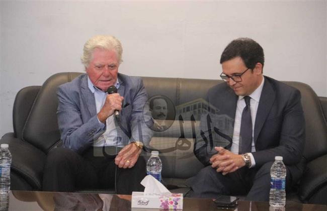 بحضور وزير الثقافة والنجم حسين فهمي.. ندوة «الفن التشكيلي في عيون السينما» بالمتحف المصري للفنون| صور