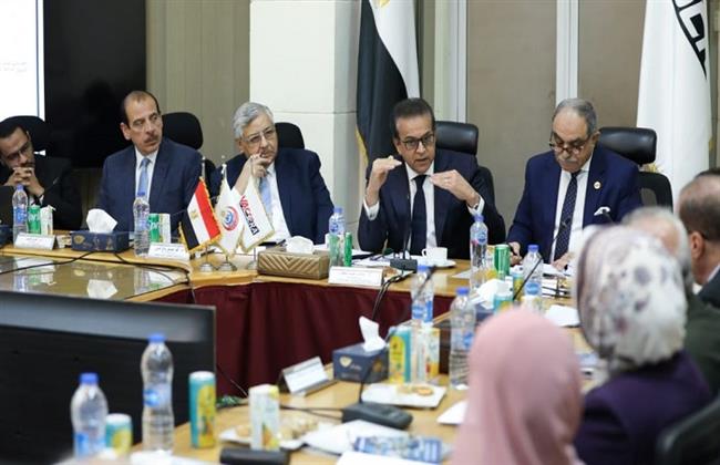 نائب رئيس الوزراء يترأس اجتماعي الجمعية العامة لشركة «ڤاكسيرا» 