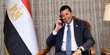 صبحي يهنيء رئيس اتحاد الجمباز بعد إنجاز فريدة بهنسي ولينا حليقة