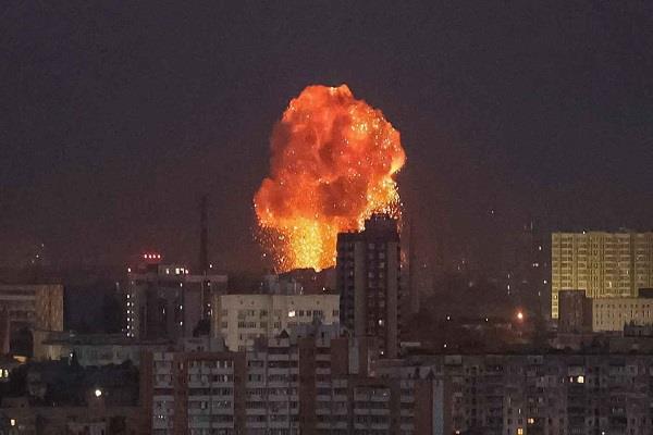 دوي انفجارات في بوتشا وإربين غرب العاصمة كييف