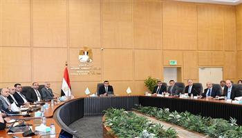 وزير الإسكان يتابع تنفيذ مشروع منطقة الأعمال المركزية بالعاصمة الإدارية ويوجه بتكثيف الأعمال  