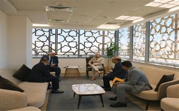 وزيرة البيئة تبحث مع محافظ الوادي الجديد تعزيز فرص الاستثمار في تدوير المخلفات الزراعية