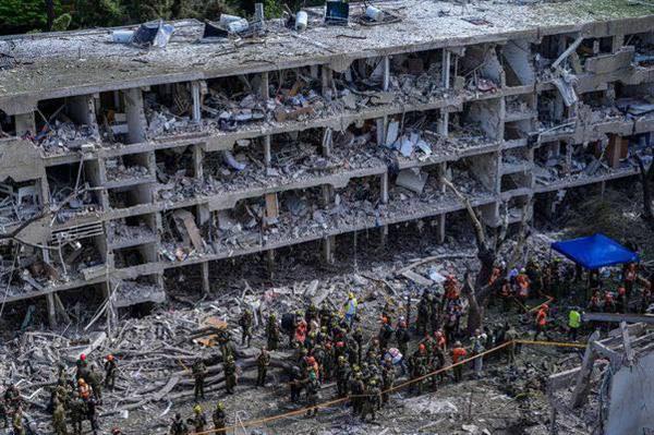 جيش الاحتلال: استهدفنا مقر أمن المعلومات العام التابع لقوات الأمن الداخلي في طهران