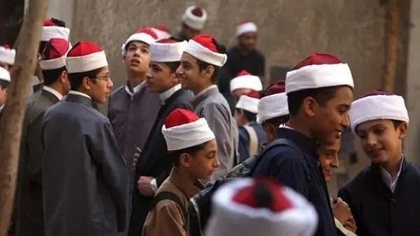 طلاب الأدبي بالثانوية الأزهرية يؤدون امتحاني الإحصاء والفلسفة والمنطق
