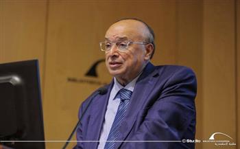 السفير محمود كارم يوصي بالاهتمام بمتغيرات العصر الرقمي خلال ندوة بمكتبة الإسكندرية