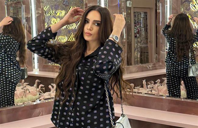 بعد انفصاله عن الأمريكية ميجان فوكس.. مطرب الراب العالمي ماشين كيلي بصحبة النجمة السورية لين| صور