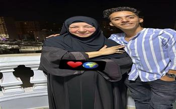 بعد تصدرها التريند.. حقيقة صورة عبلة كامل مع نجل شقيقها 