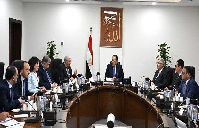 رئيس الوزراء يستعرض النتائج الخاصة بالتعاون بين "أكسفورد" ومستشفى 500500 لتطوير العلاج الجيني للسرطان