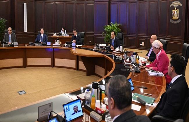 رئيس الوزراء: استئناف ضخ الغاز لعدد من المصانع التي توقفت خلال الأيام الماضية الجمعة المقبل