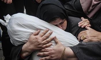 استشهاد طفلة فلسطينية ومواطن جراء قصف الاحتلال مخيم النصيرات