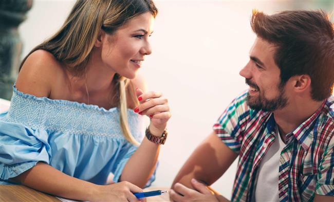 6 سمات تميز الرجال الذين يفضلون جمال المرأة  الطبيعي.. اعرفي التفاصيل