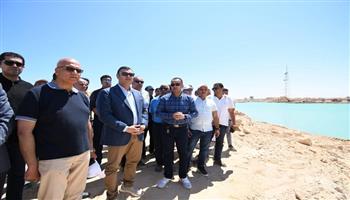 وزير الإسكان يتفقد مشروعات "نيو مارينا" والبوغاز وتطوير الطرق بالعلمين الجديدة