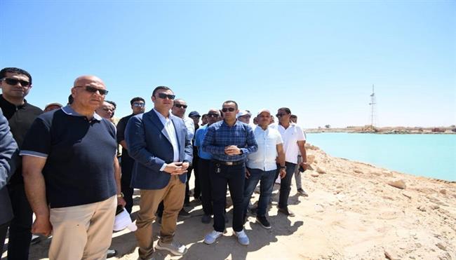 وزير الإسكان يتفقد مشروعات "نيو مارينا" والبوغاز وتطوير الطرق بالعلمين الجديدة  
