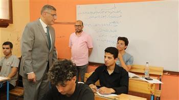 محافظ الجيزة يتفقد لجان امتحانات الثانوية العامة بأبو النمرس والحوامدية 