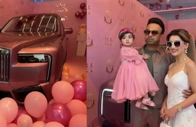رجل أعمال يهدي رضيعته سيارة رولز رويس.. بتفاصيل وردية مخصصة