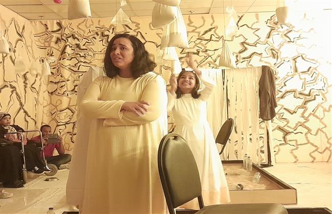 بدء عرض "عروس الرمل" ضمن الموسم المسرحي لقصور الثقافة بأسوان