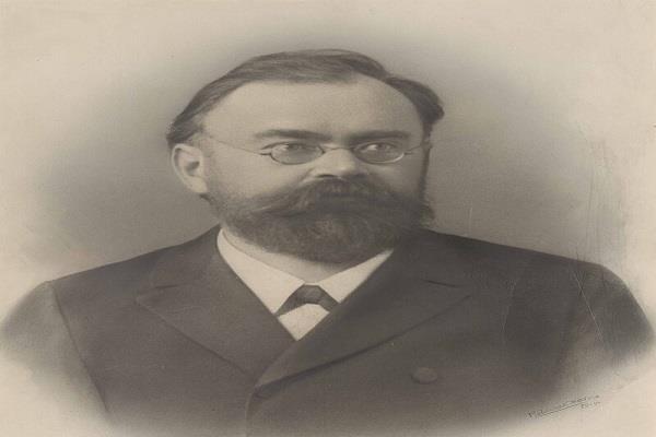 كارل فسلي.. رائد البرديات الذي أعاد قراءة التاريخ من بين السطور