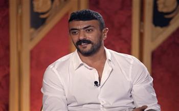 "مش عارف ده شبهي ولا AI".. أحمد العوضي يثير الجدل بصورة عبر الذكاء الاصطناعي