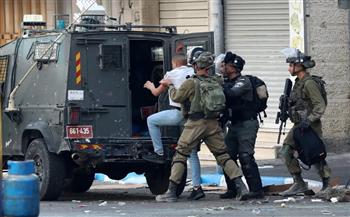قوات الاحتلال تعتقل 12 فلسطينيًا من محافظة نابلس بينهم صحفي