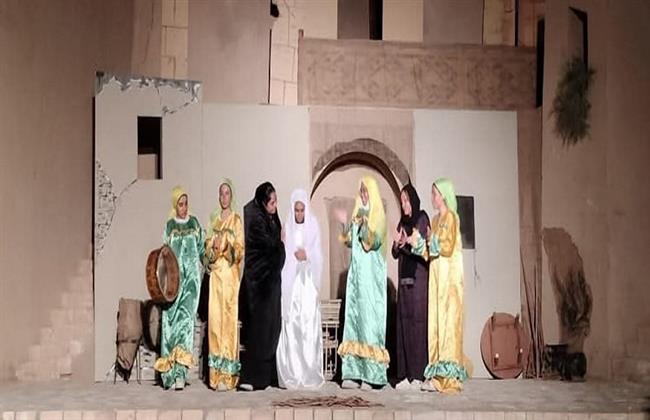 عرض "الطوق والأسورة" ضمن التجارب المسرحية النوعية لقصور الثقافة بالأقصر 