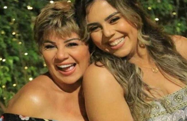دموع الفرحة.. الصور الأولى من حفل زفاف منة ابنة مفيدة شيحة