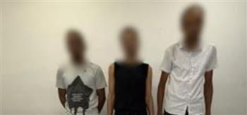 القبض على المتهمين بسرقة مبلغ مالي ومشغولات ذهبية من شقة بمدينة نصر