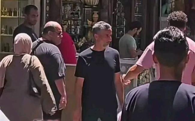 خوسيه ريبيرو يقوم بجولة سياحية في الأزهر وشارع المعز