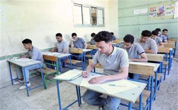 طلاب الشهادة الإعدادية يؤدون امتحاني الإنجليزي والتربية الفنية بالإسماعيلية