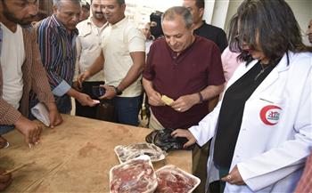 محافظ بورسعيد يتفقد بازار بورسعيد ومنافذ بيع اللحوم للتأكد من جودة وأسعار السلع الغذائية 