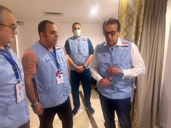 وزير الصحة يعقد اجتماعا مع رئيس بعثة الحج الطبية فور وصوله الأراضي المقدسة