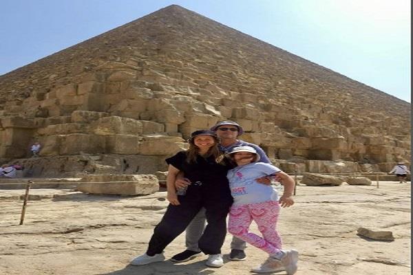 ريا أبي راشد عن زيارتها للأهرامات: "تحولت إلى تجربة مشاهدة عالمية"
