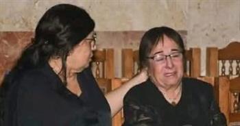 بكاء سميرة عبد العزيز فى عزاء صديقتها سميحة أيوب 