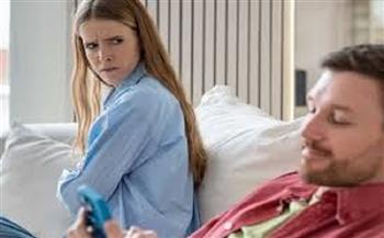 علامات تدل على استخدام شريكك الصمت كأداة للسيطرة والعقاب