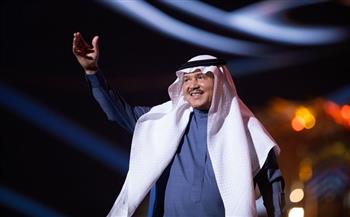 محمد عبده يحتفل مع جمهوره في دبي ويؤكد استمرار تعاونه مع هاني فرحات