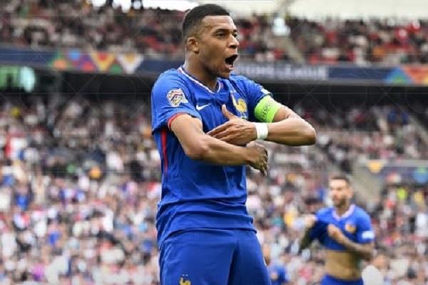 دوري أمم أوروبا.. مبابي يسجل هدفه الـ50 في تاريخه من منتخب فرنسا
